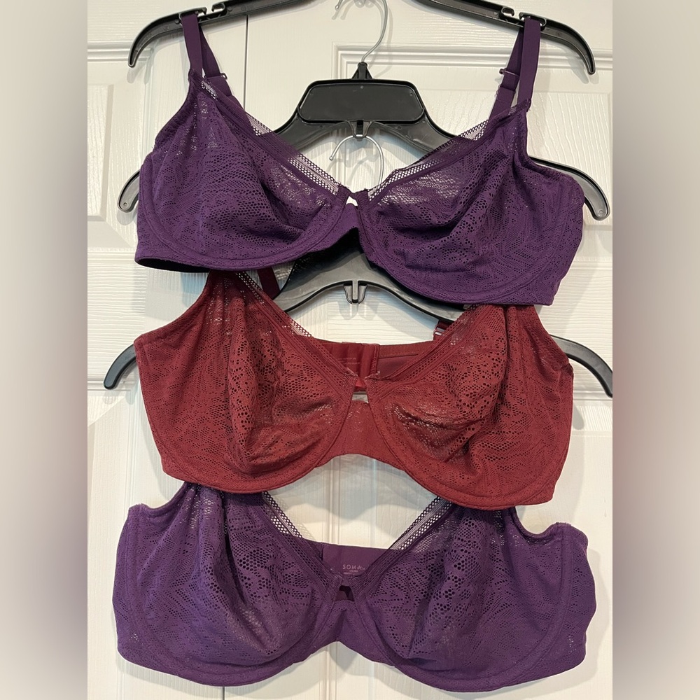 3 Soma Unlined Perfect
Coverage Bra with Stretch Lace Size 38DD